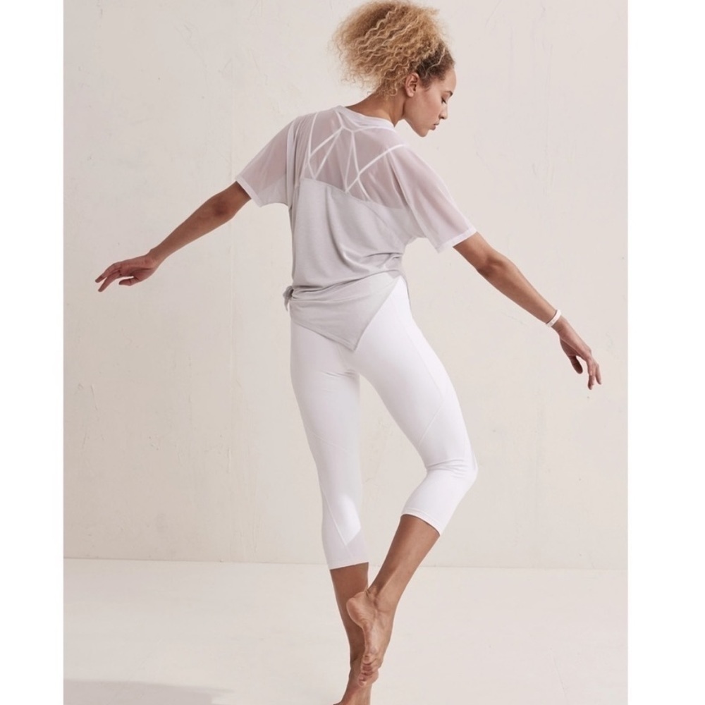 ATHLETA Wanderlust Mesh Hybrid Balletcore Neutral‎ Minimalist Athletic Top XS
